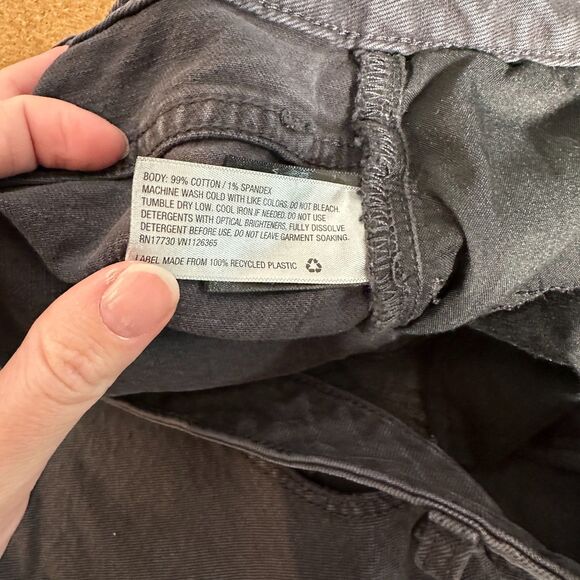 Universal Thread Black Distressed Vintage Midi Shorts Women’s 14/32 Raw Hem - Picture 3 of 5